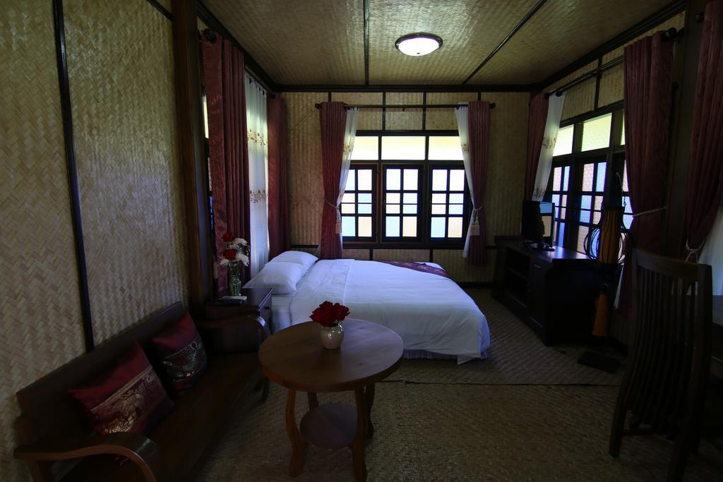 Little-Teak Homestay Csiangmaj Szoba fotó